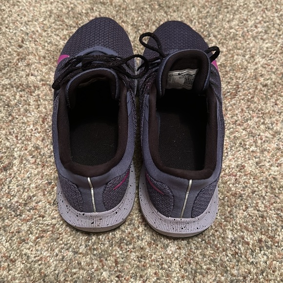 Nike Quest Shoes - Picture 2 of 4